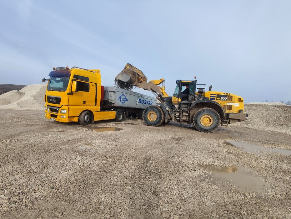 Uslugi transport niskopodwoziem wywrotka patelnia