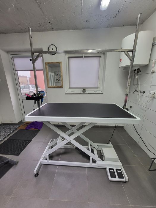 Stół groomerski elektryczny