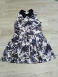 Sukienka w czarne kwiaty r 146