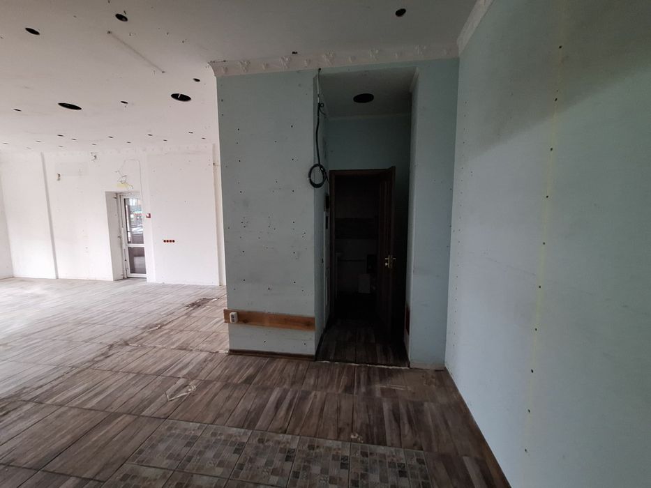 Оренда з грудня ~ приміщення 39 м² ~ Ахматова 32/18