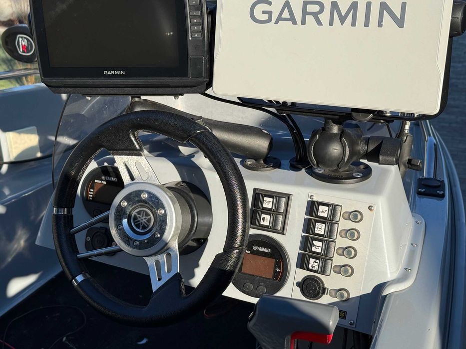 Łódź wędkarska RIVERFOX 420C + YAMAHA 40+dziobowy - komplet