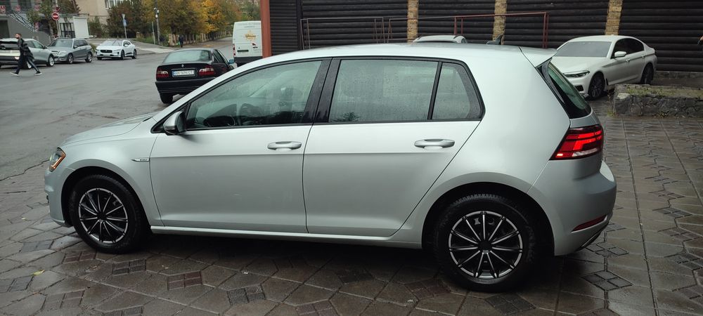Продам терміново!!! GOLF +,2019рік , 36кіловат