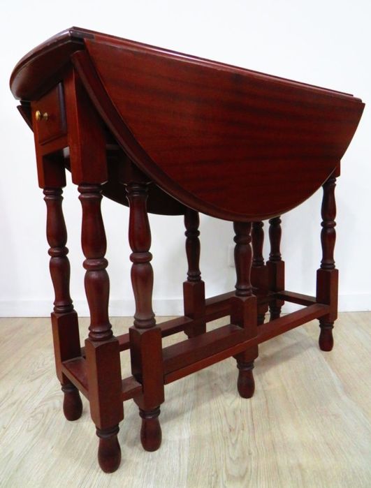 Mesa de abrir com duas abas.