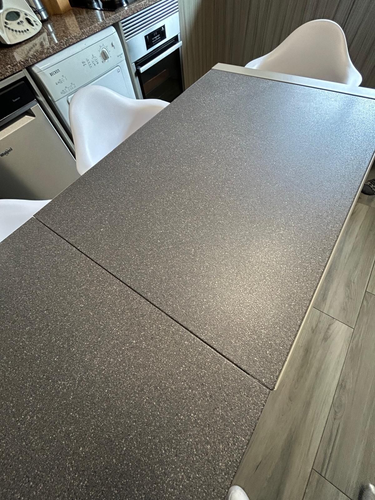 Mesa cozinha com cadeiras