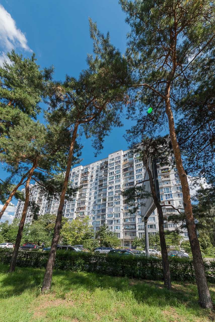 Продаж 1-кімнатної квартири біля метро Дарниця - вул. Мстиславовича 4