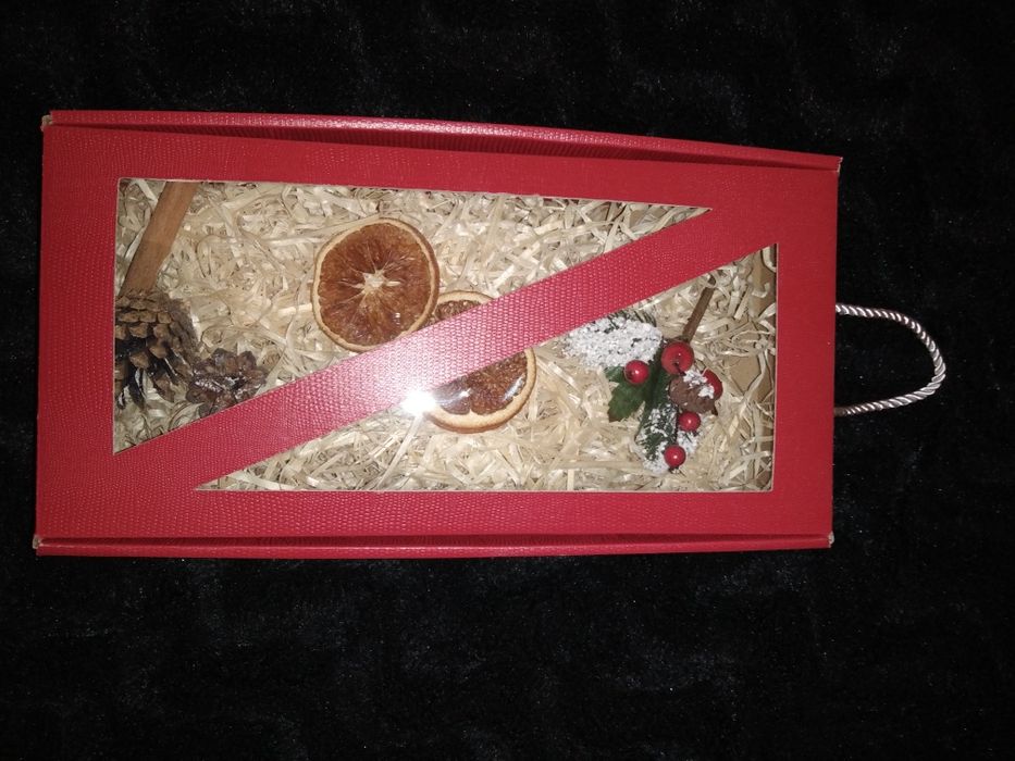 Świąteczne pudełko opakowanie na słodycze wino