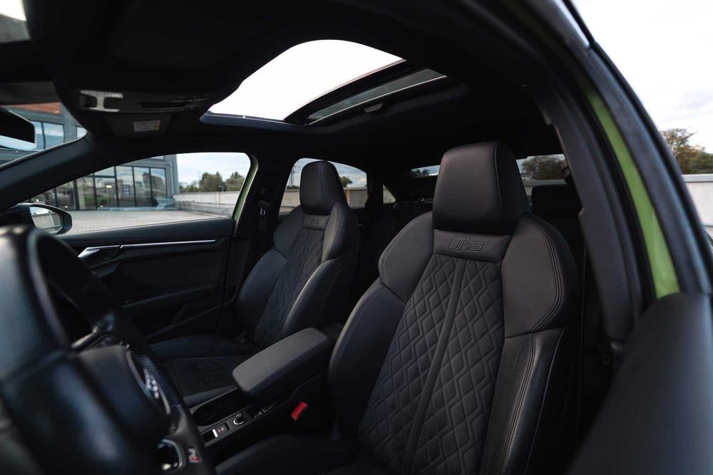 Wynajem Audi RS3 Limousine wypożyczalnia samochodów