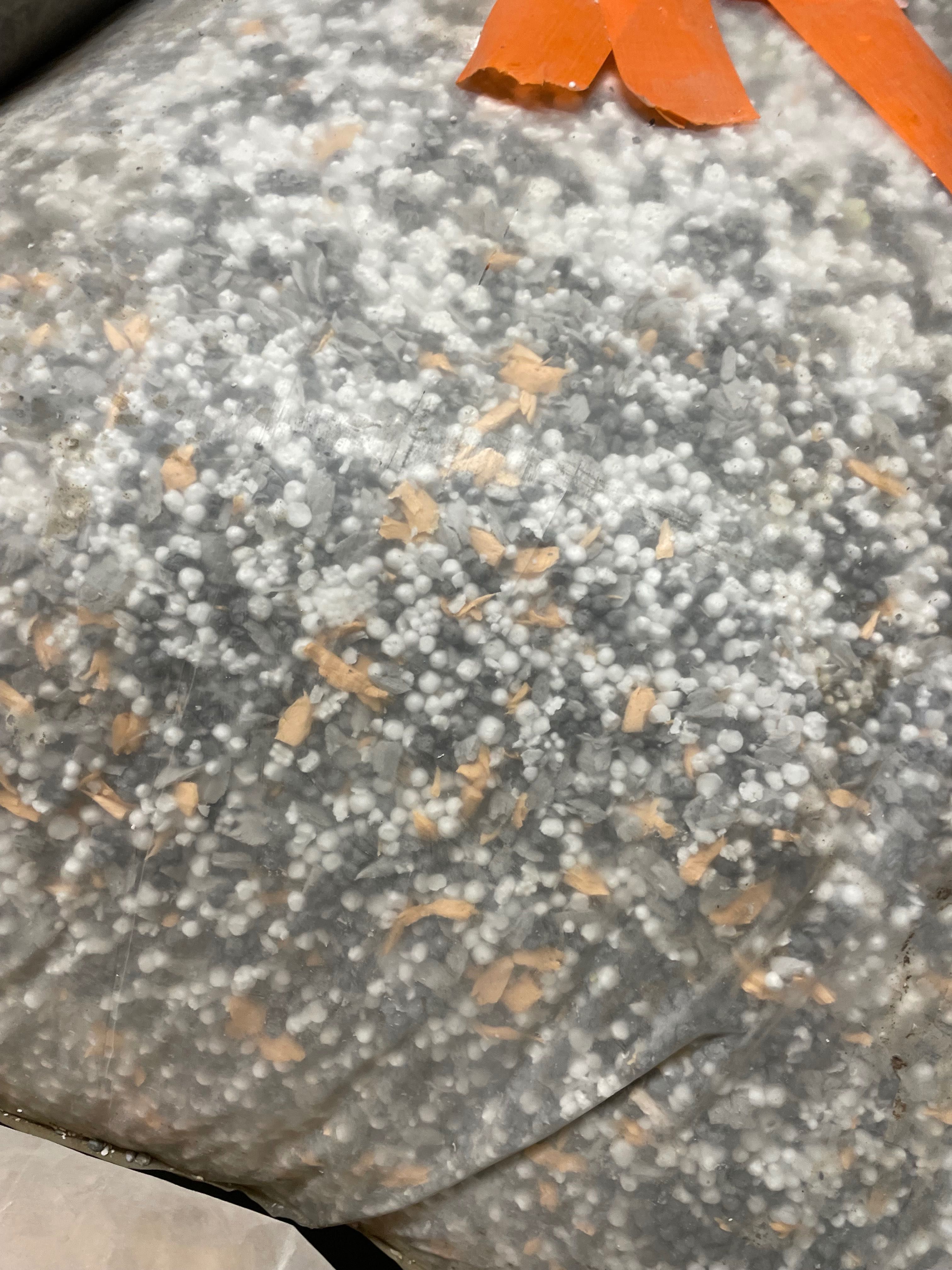 Granulat styropianowy, regranulat styropian