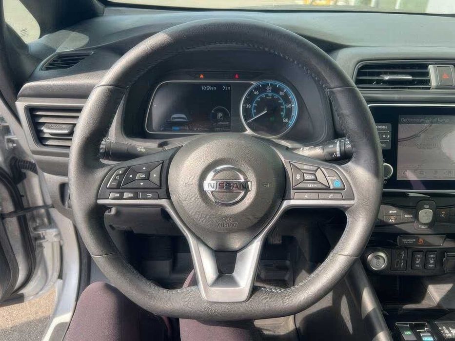 Nissan LEAF SL Plus      2020
