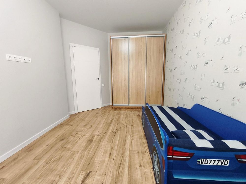 В Продажу триповерховий Таунхаус з ремонтом, ГАЗ, 105 м²