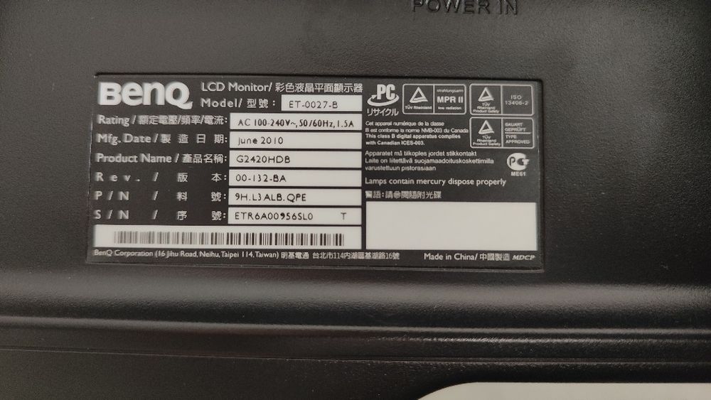 Monitor 24" LCD FullHD z DVI Dsub 100% OK