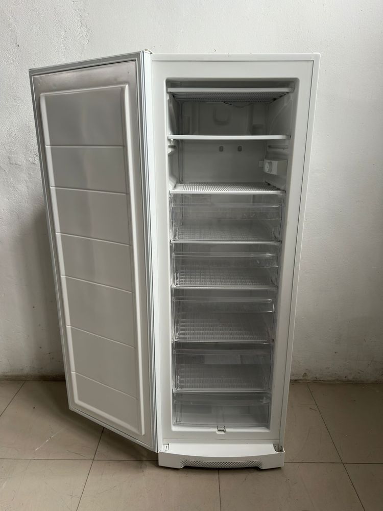 Zamrażarka Electrolux 175 cm 290 l
