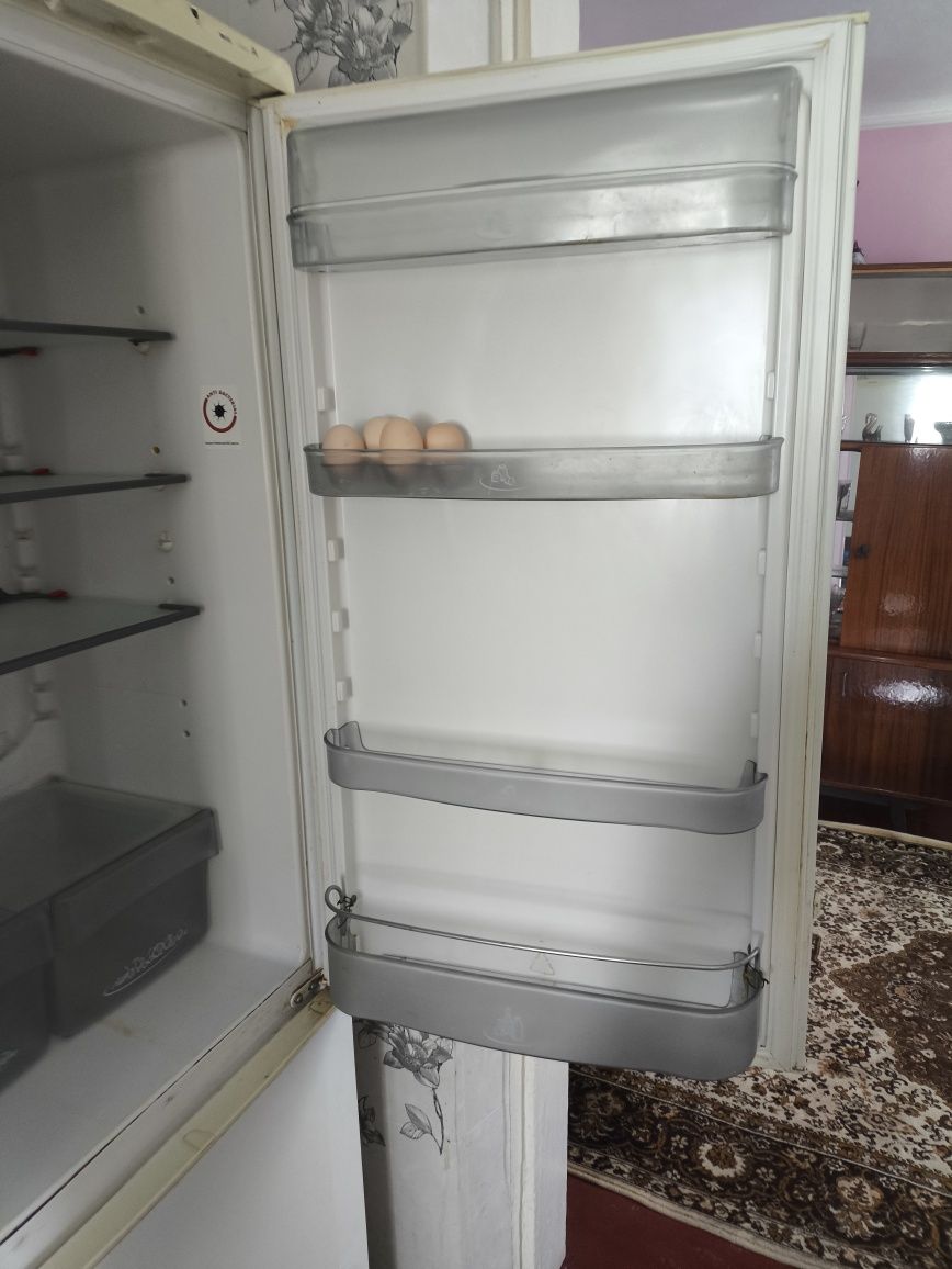 Холодильник Snaige