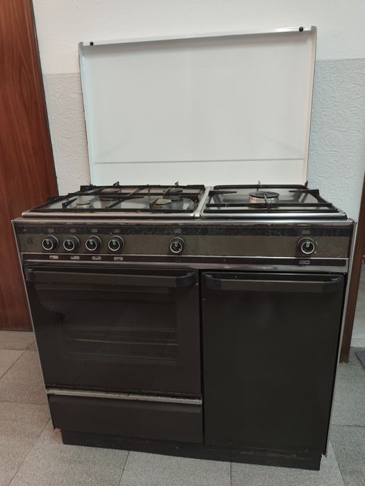 Fogão a gás com forno