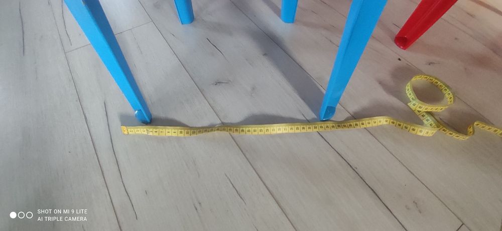 Plastikowe krzesła dla dzieci