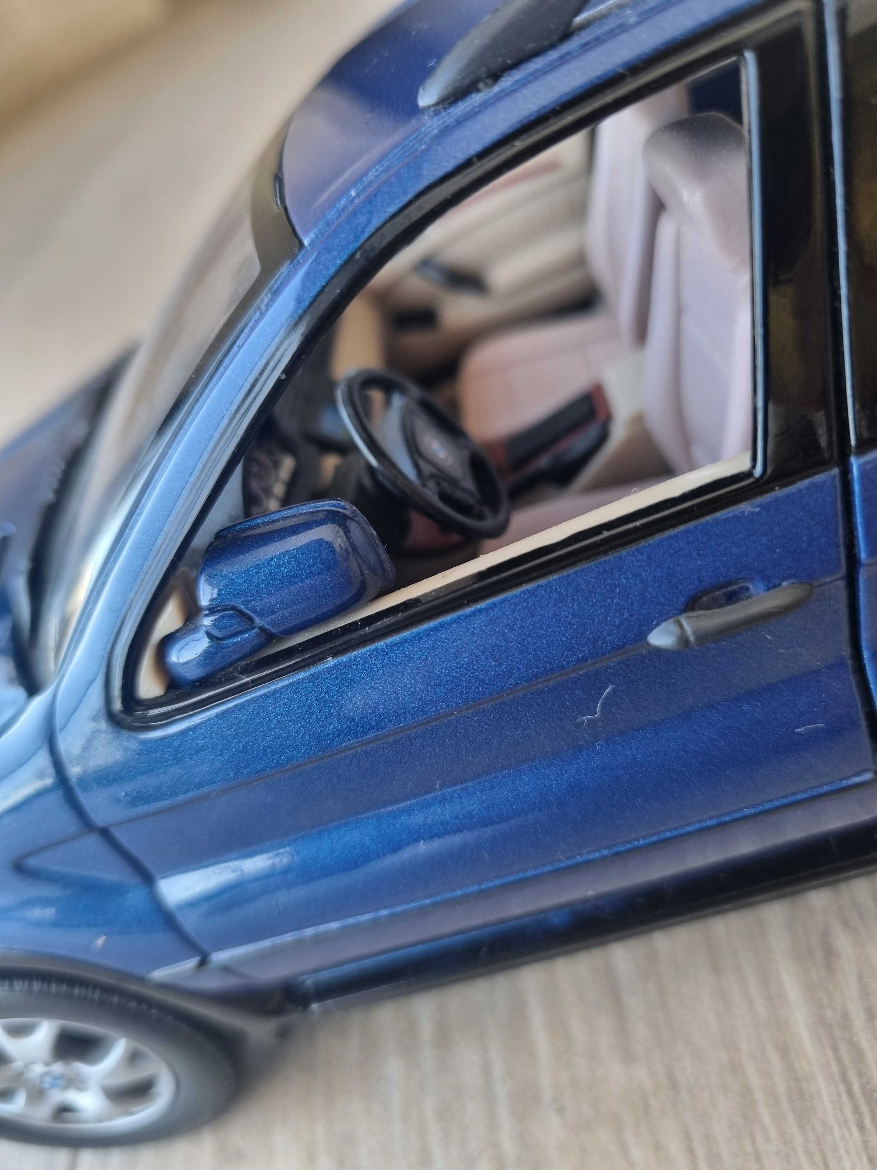 Miniatura BMW X5 1/18