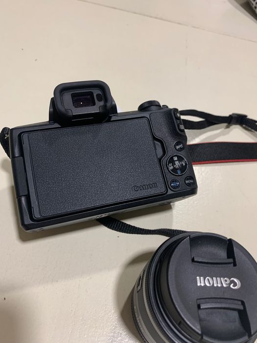 Câmera Canon EOS M50 + lente 15- 45mm