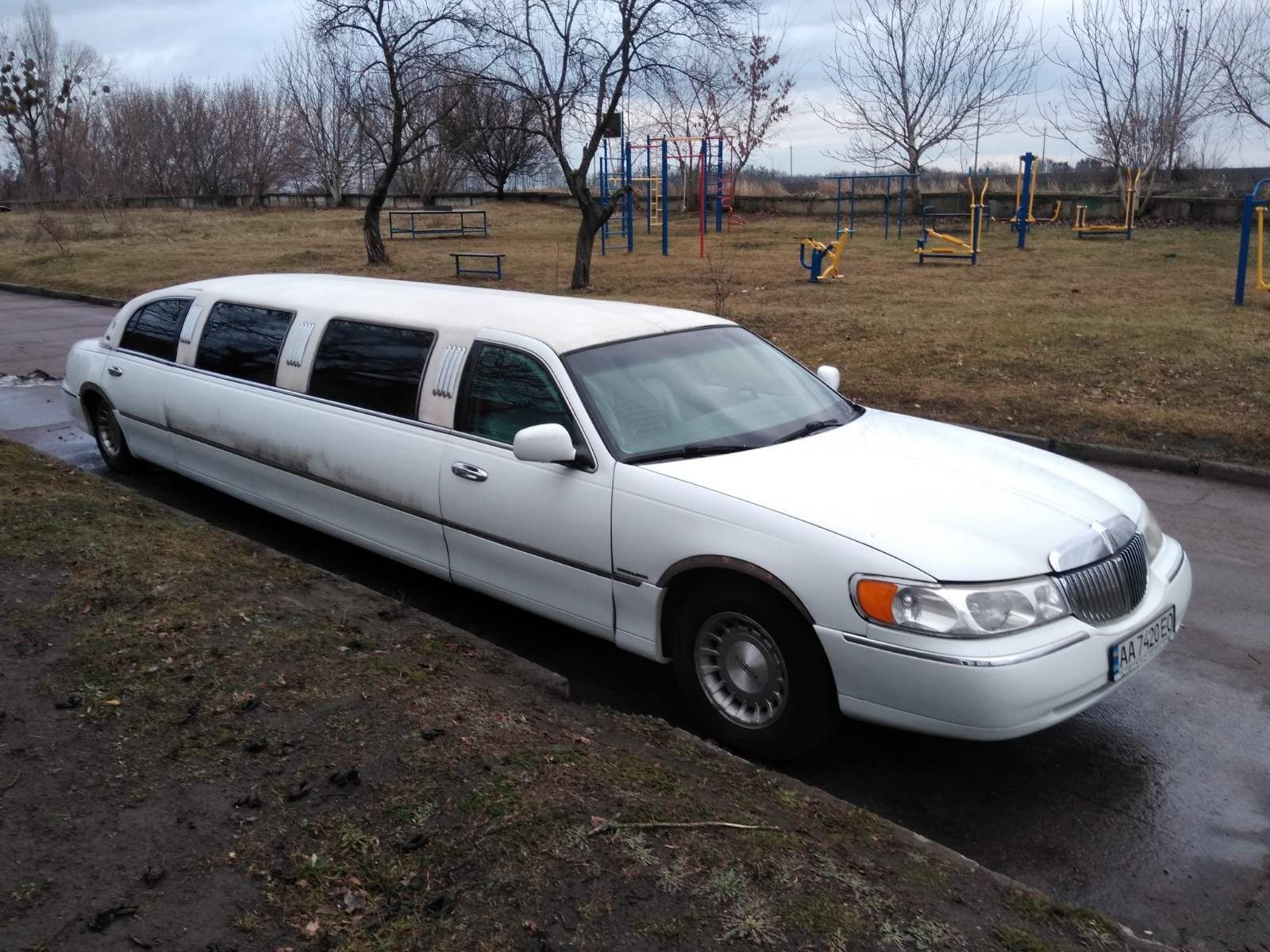 Lincoln Town Car