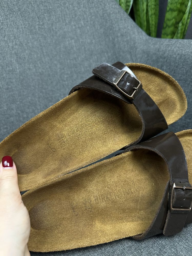 Оригінальні шльопанці birkenstock madrid birko-flor brown patent
