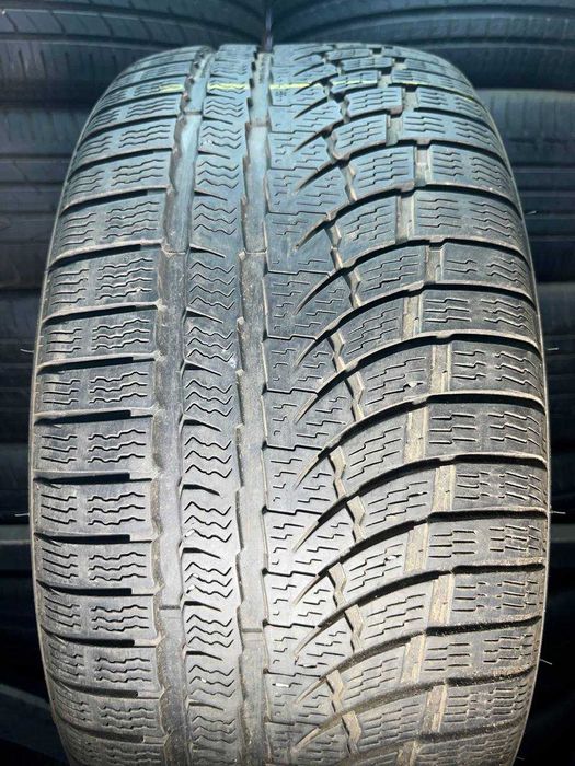255/45 R18 Nokian пара зима