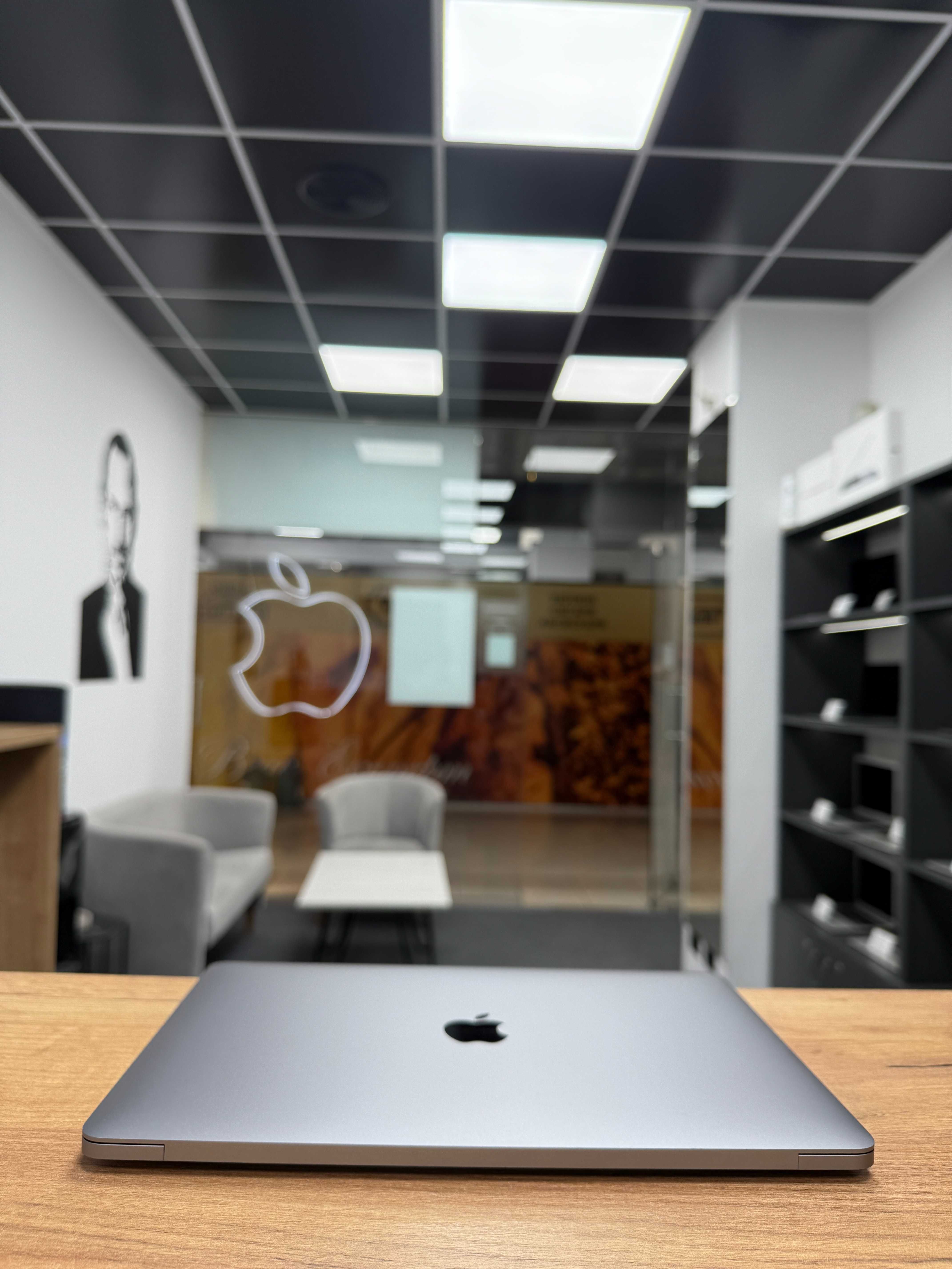Macbook Pro 2020 (M1/ 8gb/ 256 ssd)