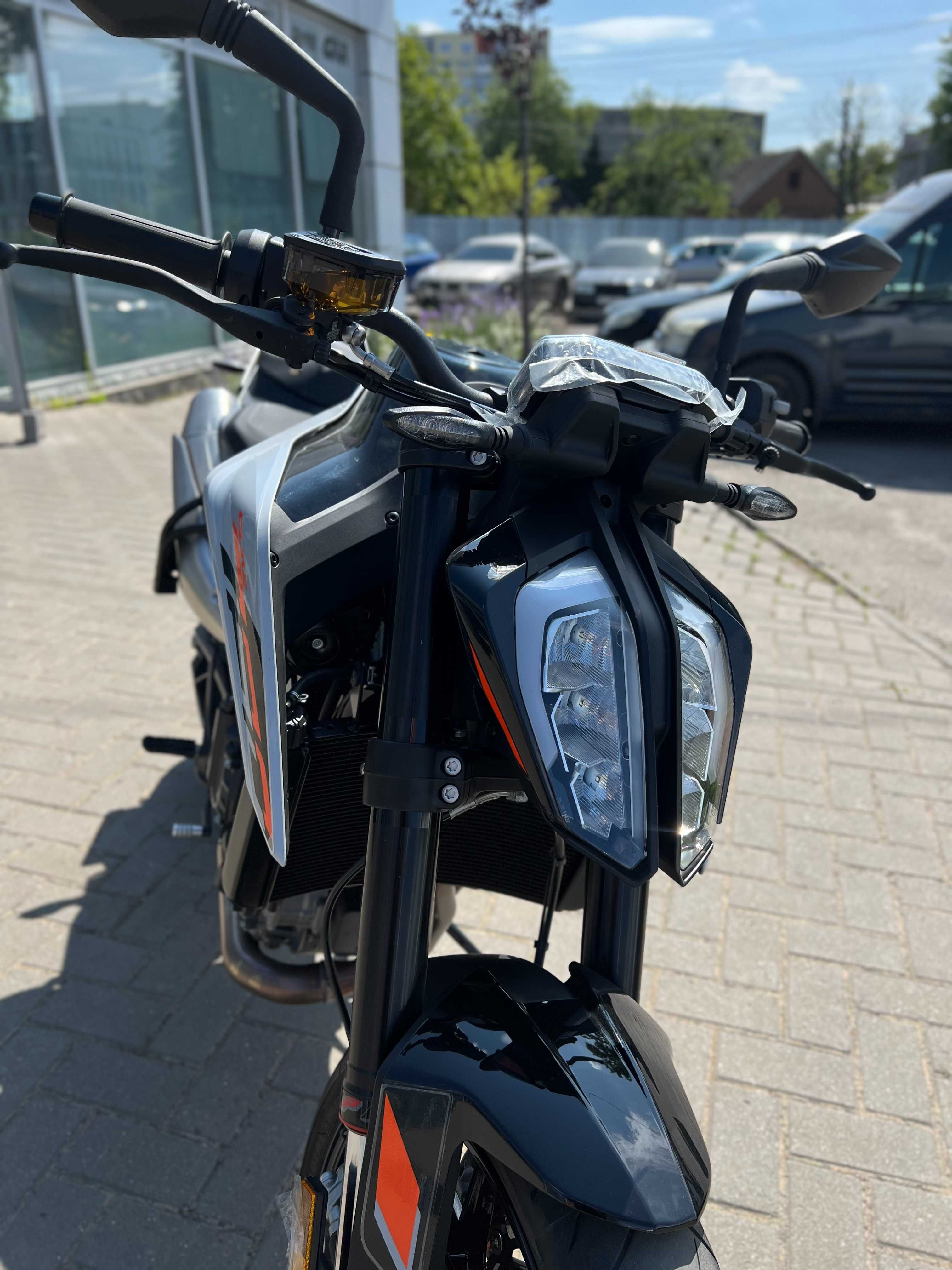 Мотоцикл KTM 790 Duke Silver