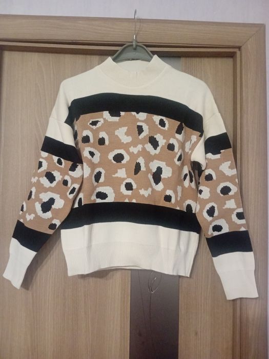 Светр з натуральної шерсті, кофта жіноча S-М розмір,гольф зимовий,кроп