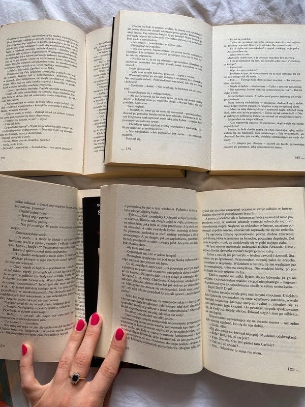 saga Zmierzch Księżyc w Nowiu Zaćmienie Przed Świtem Stephenie Meyer