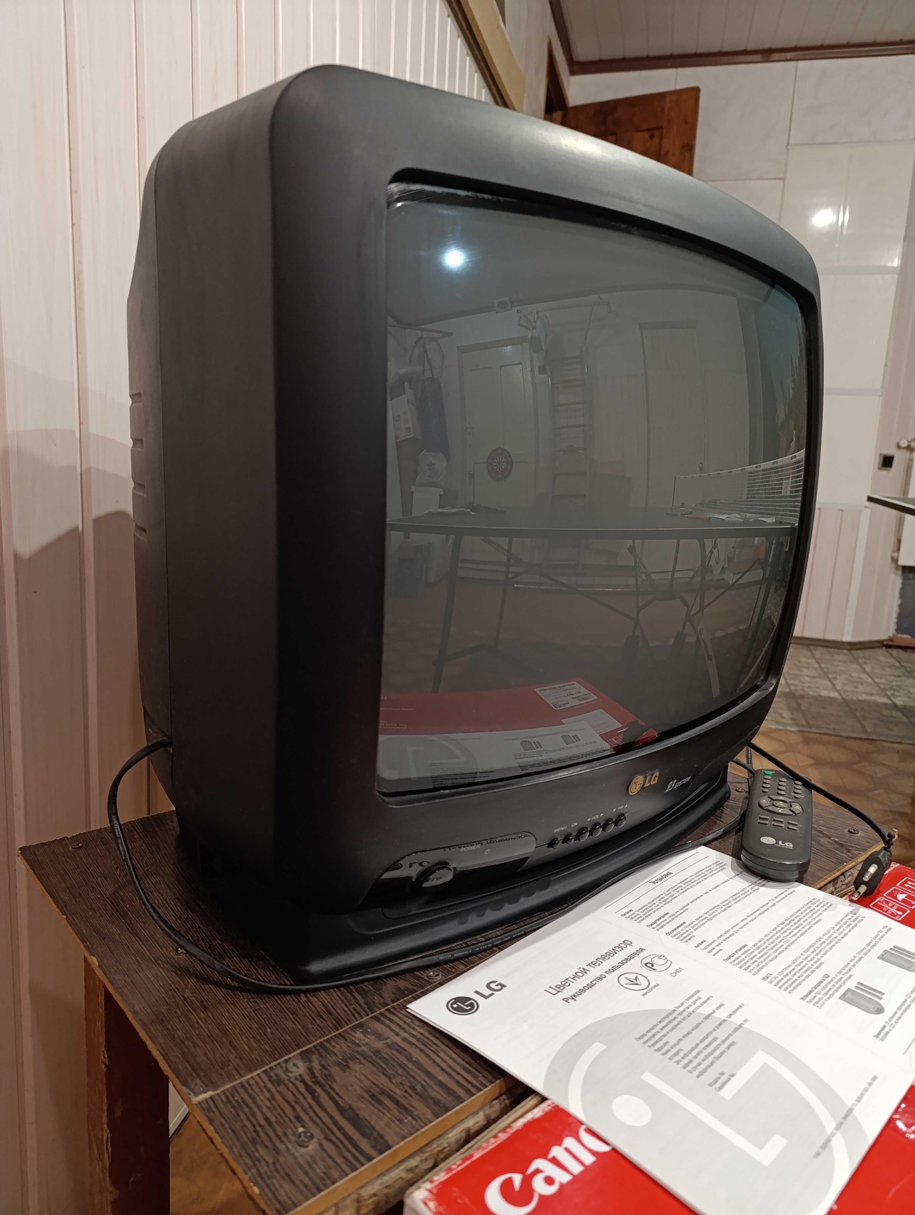Телевізор LG CF-20E40, діагональ 50см, робочий, гарний стан