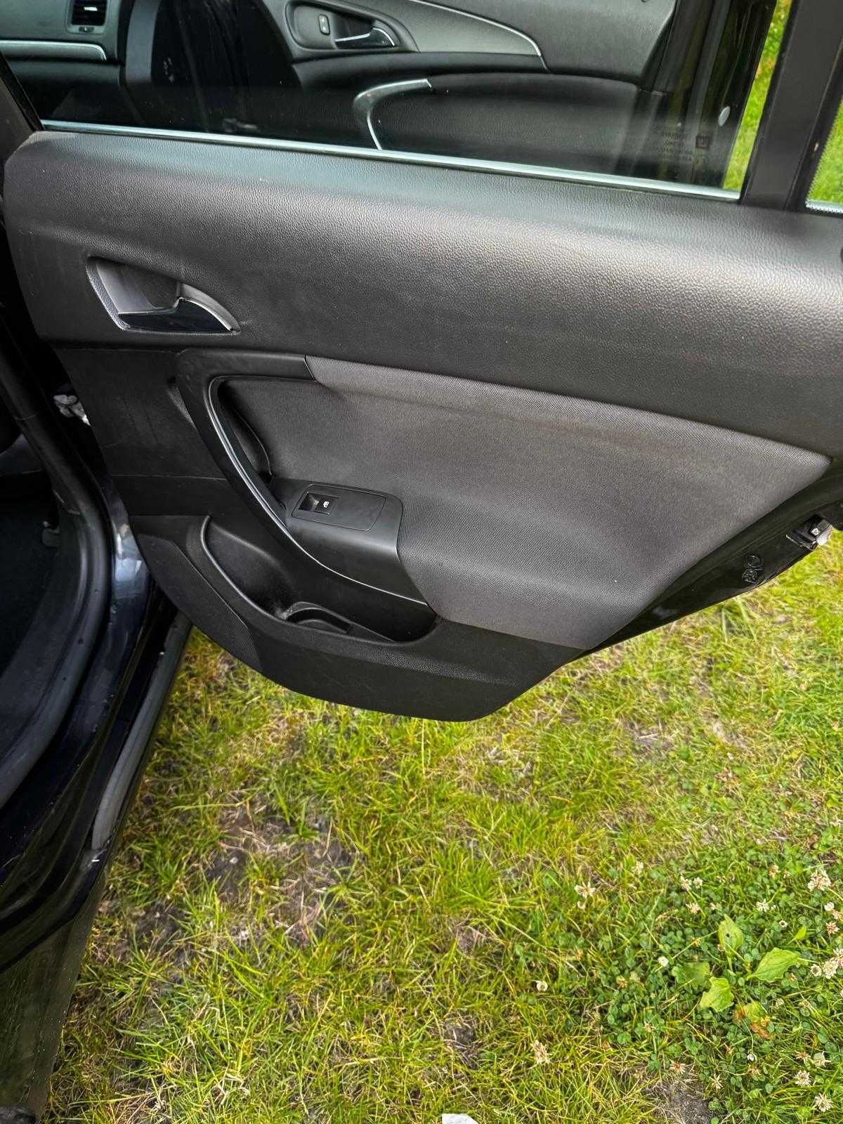 Opel Insignia 2.0 CDTI  rok 2015 Bogate wyposazenie.