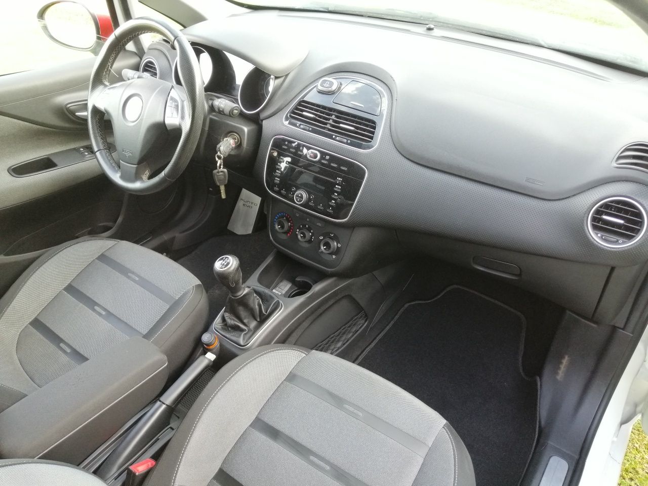 Fiat Punto Evo 1.4 turbo 135 KM 5 drzwi Alufelgi Klimatyzacja