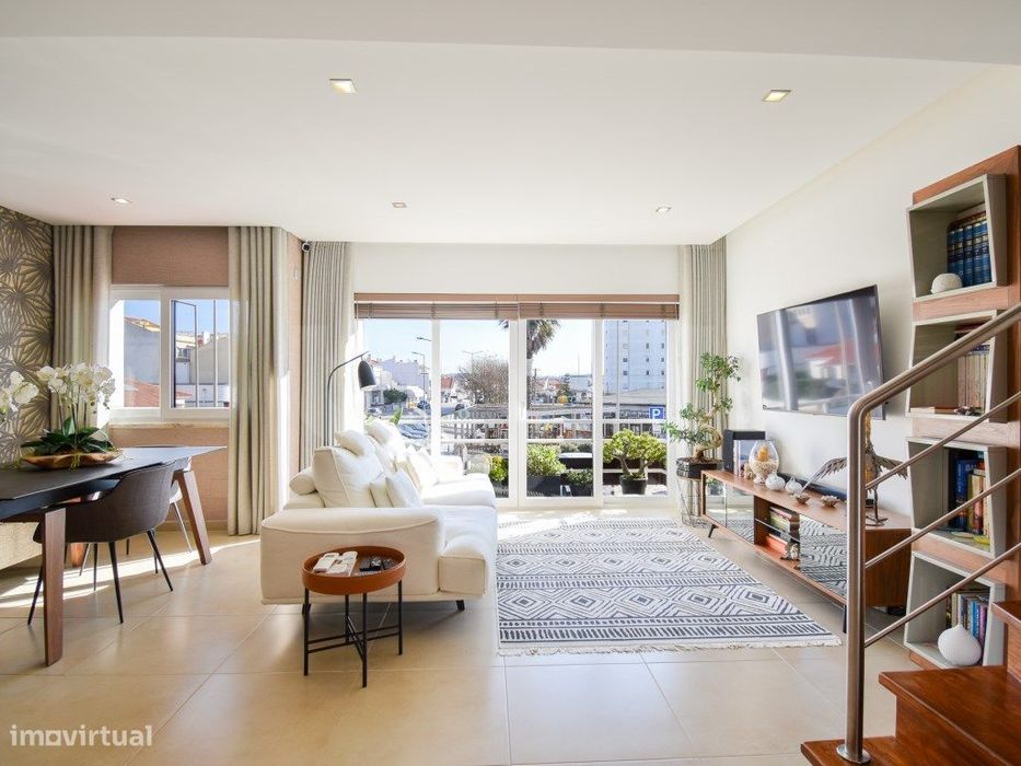 Apartamento T4 Triplex para venda na Areia Branca, Lourinhã.