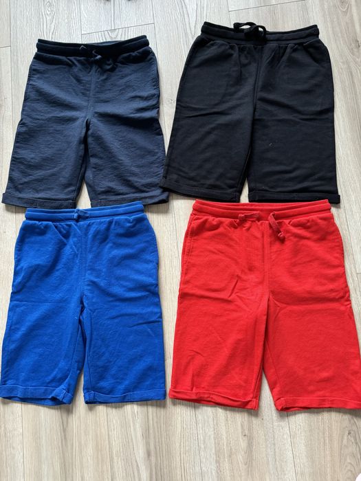Spodenki Sinsay r. 140  4 sztuki