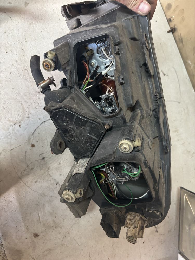 Lampy przód przednie lewa prawa Skoda superb I 1 xenon