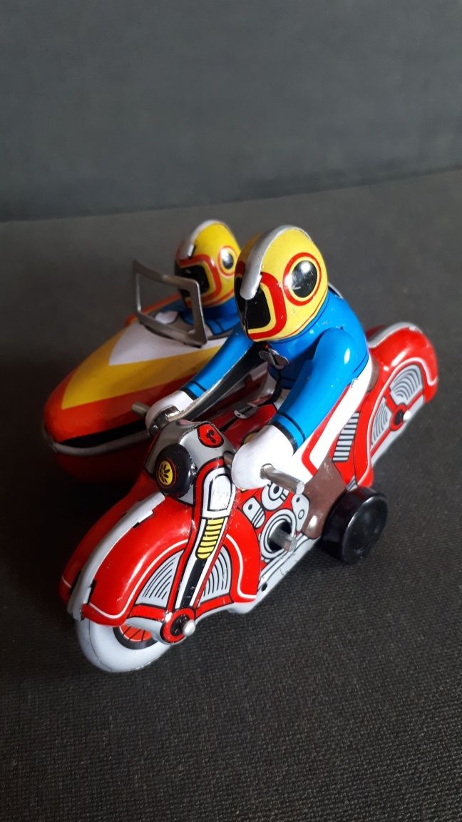Zabawka blaszana nakręcana na kluczyk Motocyklista motor