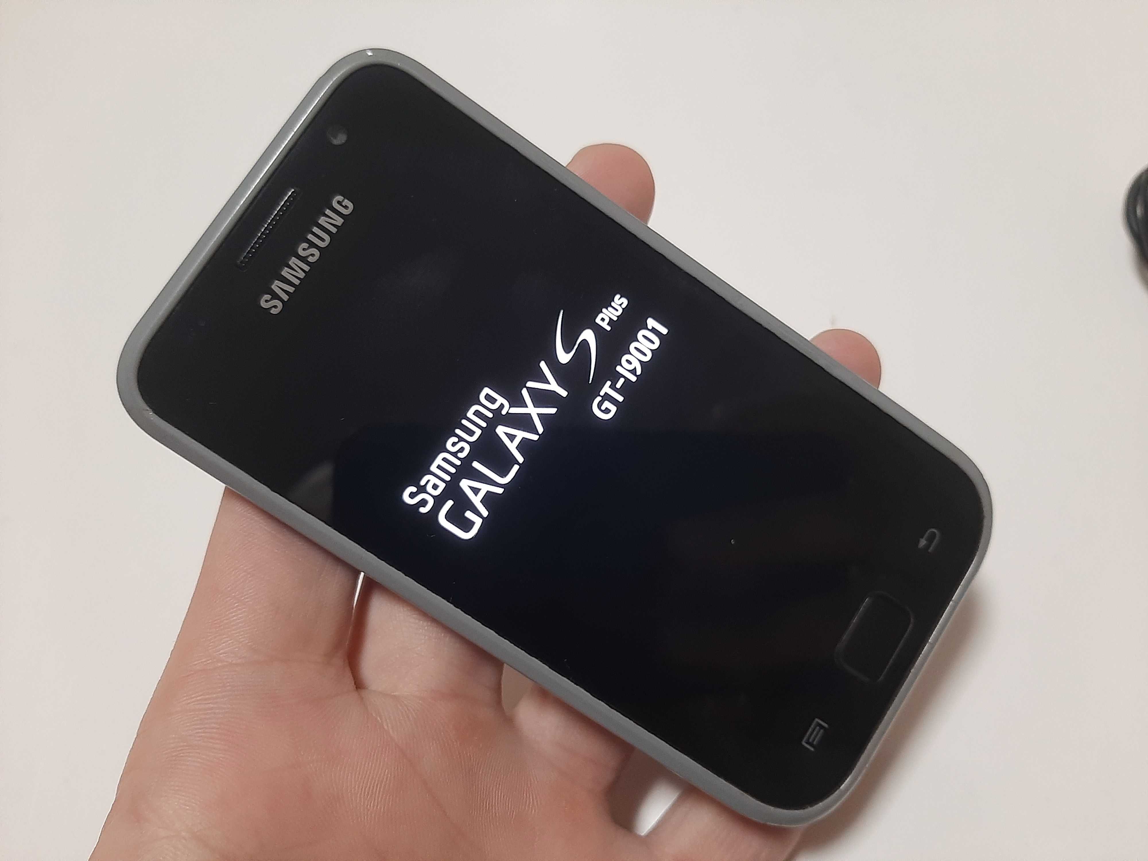 Смартфон Samsung Galaxy S Plus i9001