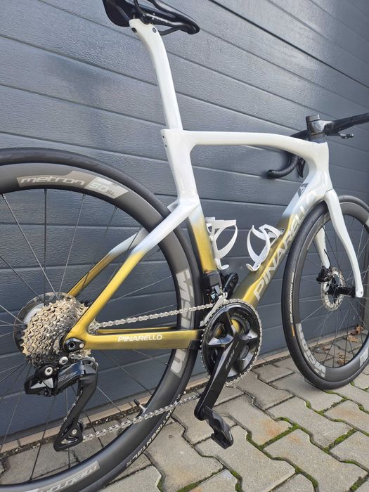 Piękny karbonowy rower szosowy Pinarello F- Dogma