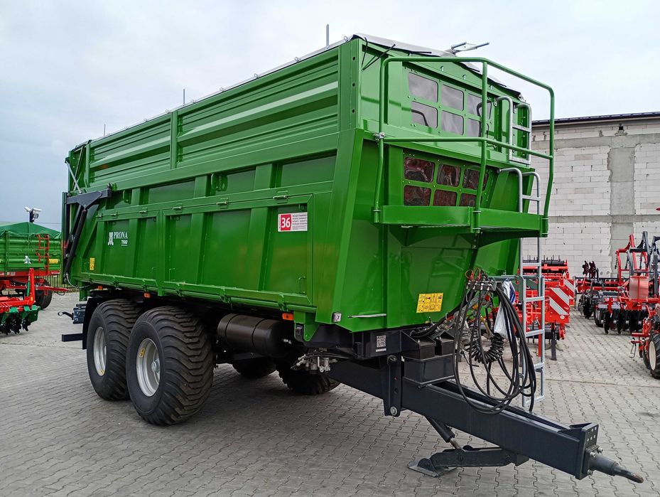 Przyczepa skorupowa z bocznym wysypem PRONAR T669/1 - cena PROMOCYJNA