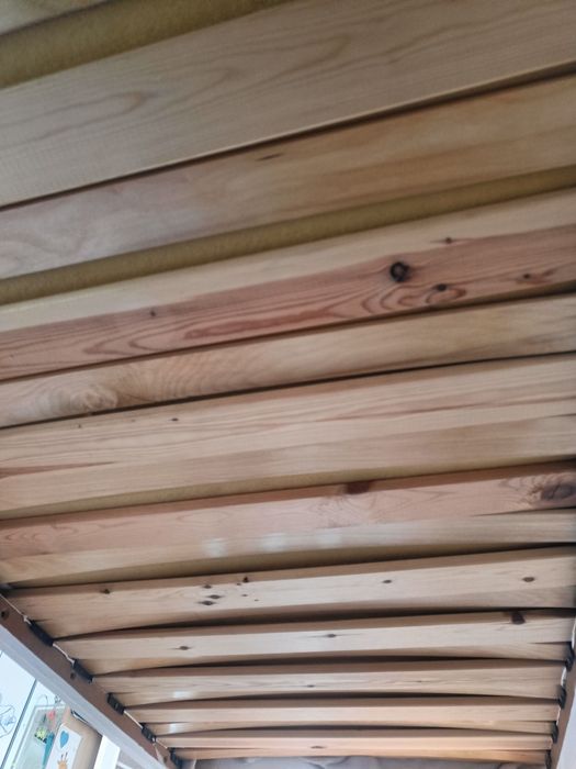 Drewniane łóżko piętrowe