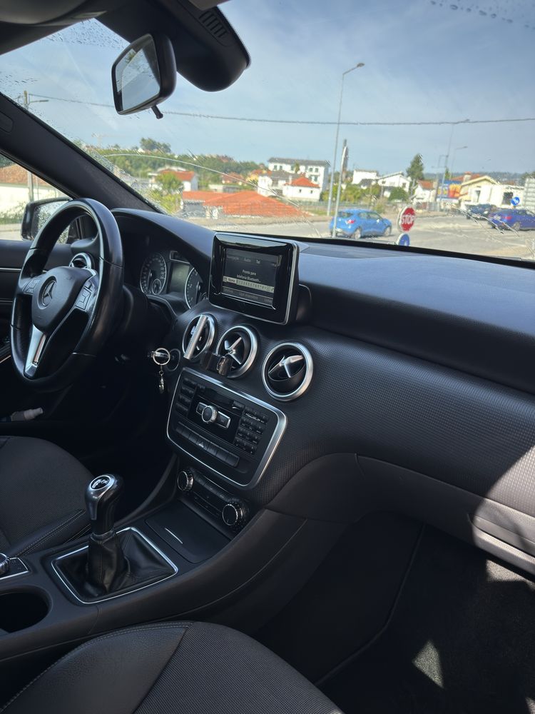 Mercedes-Benz A180