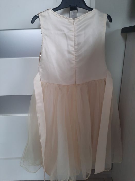 Sukienka dla dziewczynki r. 134/140