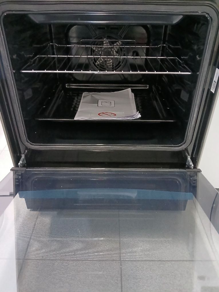 INDESIT (Apenas 2 Meses de Uso / Garantia até Setembro 2027)