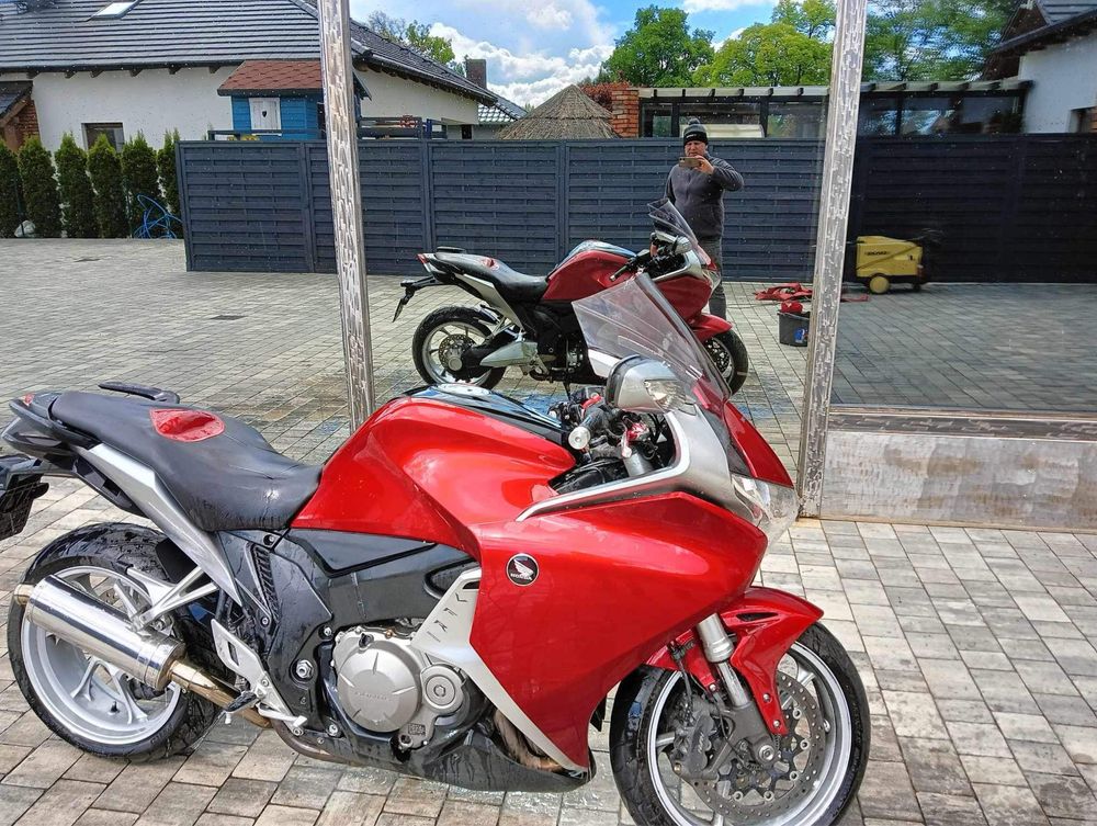 Honda 1200vfr 2010 rocznik