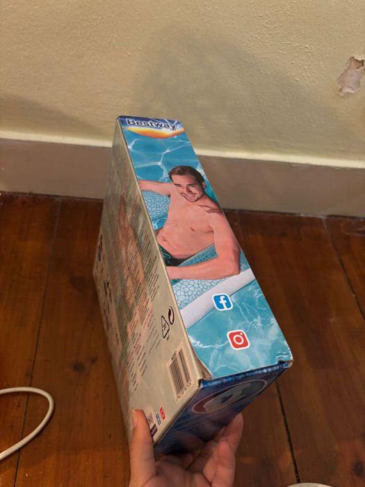 Cama inflavel com travesseiro