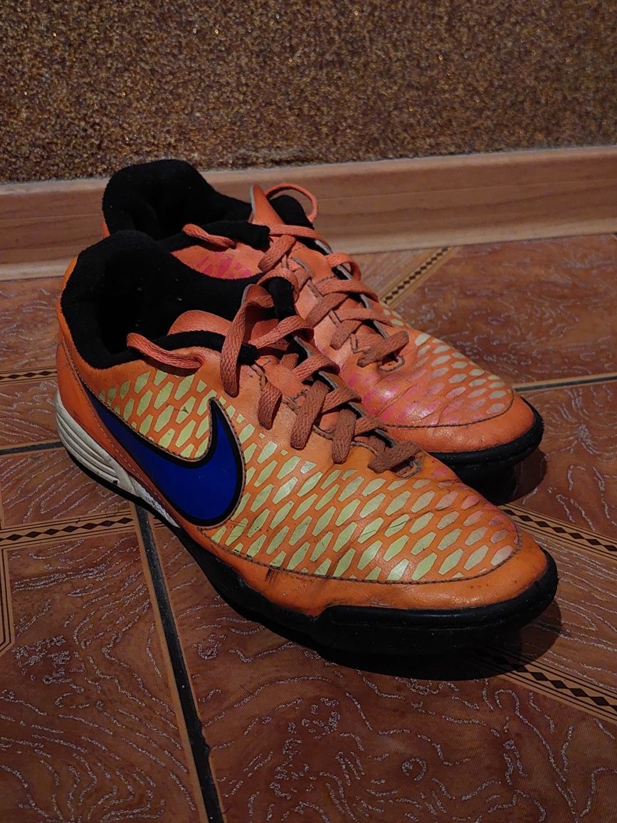 Buty sportowe Nike 36,5 orange