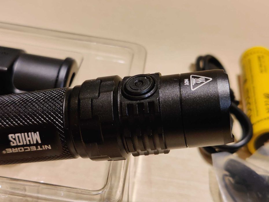 Мощный карманный заряжаемый фонарь Nitecore MH10S USB Type-C