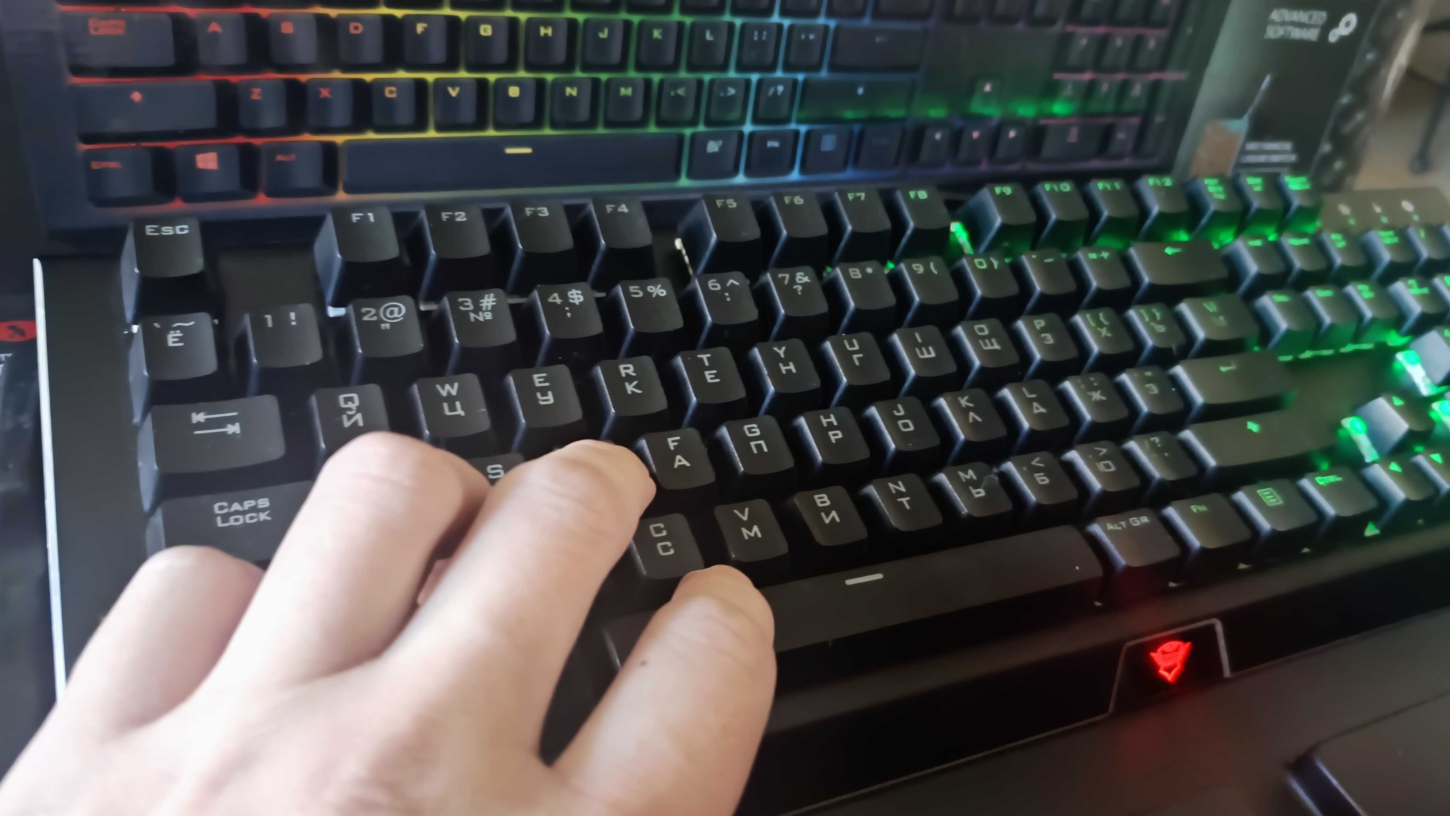 Клавіатура Trust GXT 890 Cada RGB