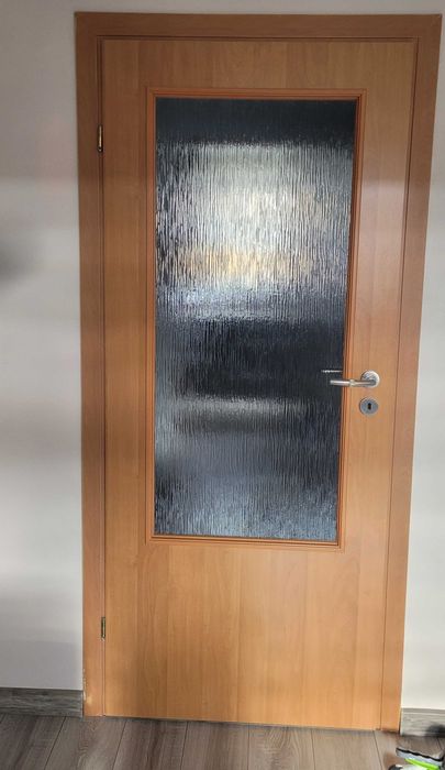 Drzwi przylgowe wewnętrzne 80 z klamką i ościeżnicą stałą