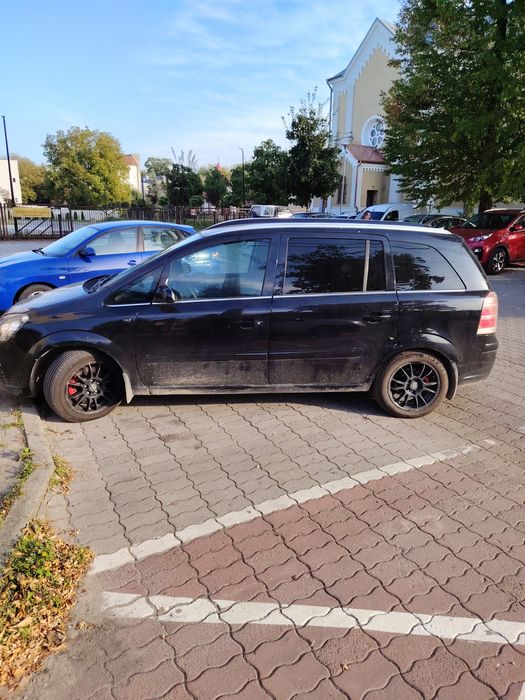 Sprzedam Opla Zafie B 1.9 cdti