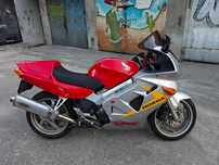 Honda VFR 800 FI RC 46